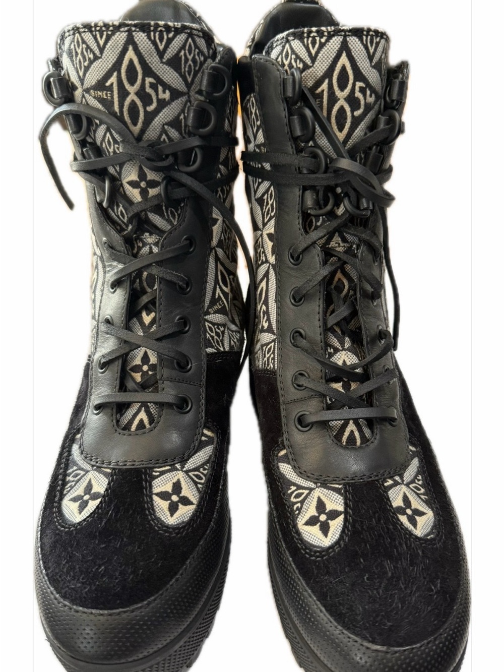 Boot - Picture 12 of 15